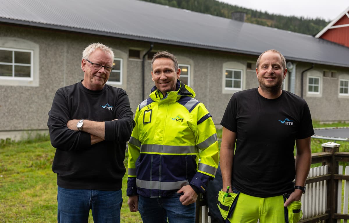 Tre elektrikere Bjørn Brøndbo, Brede Rostad og Espen Saugestad