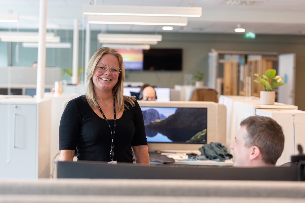 Nina Camilla Arnesen NTE Smilende dame