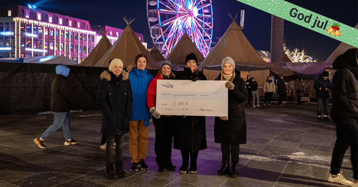 barnekreftforeningen marte sjekk Fem personer rundt en sjekk på 25000 kr
