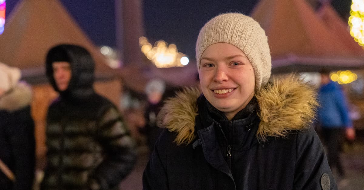 dorthea1 Smilende jente med lue