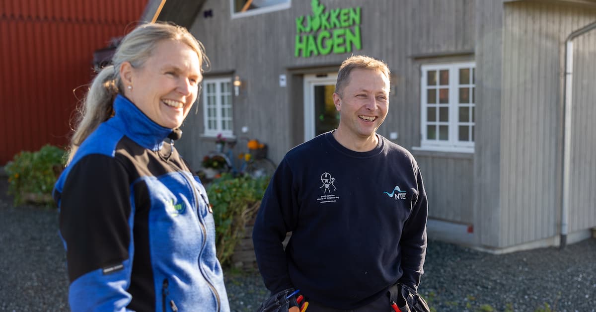 per ove Smilende mann og dame